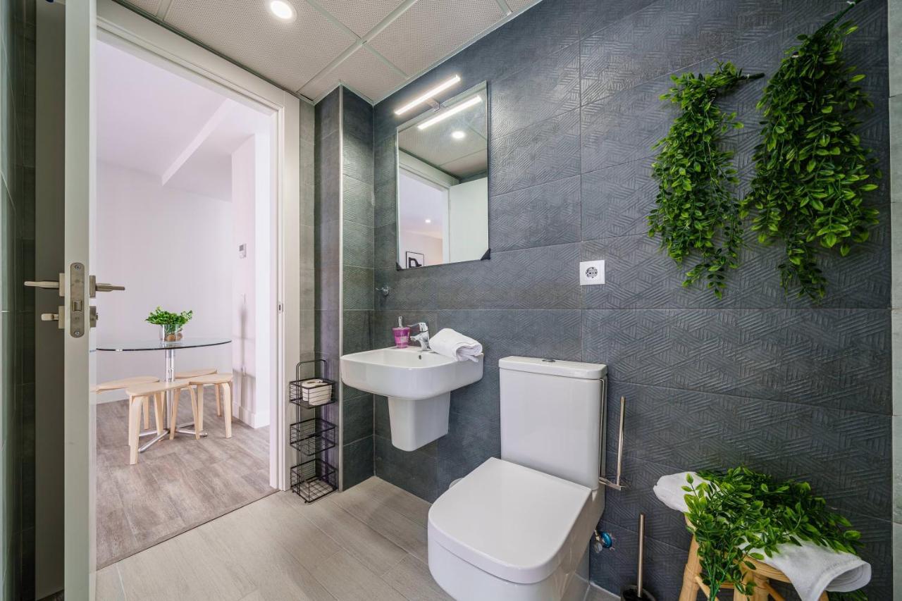 Malaga Old Town Pool & Parking Apartment ภายนอก รูปภาพ