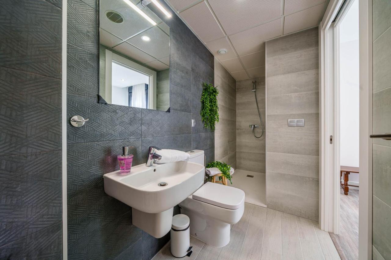 Malaga Old Town Pool & Parking Apartment ภายนอก รูปภาพ